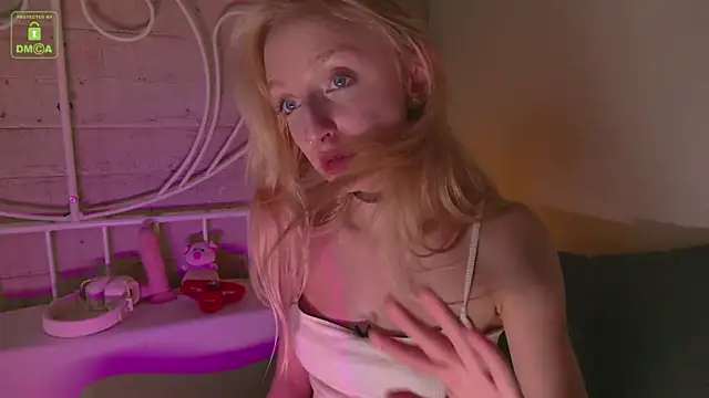 Snapshot of maya_snow chatting on October 2025 08:42:01 PM maya snow online show from October 2025 08:42:01 PM