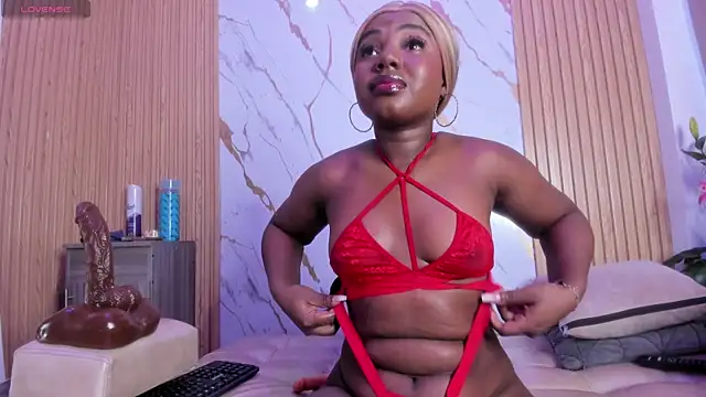 Snapshot of Eva_Johnss chatting on November 2025 12:37:02 PM Eva Johnss online show from November 2025 12:37:02 PM