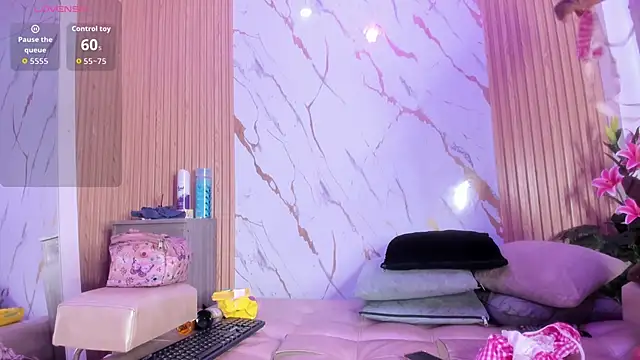 Snapshot of Eva_Johnss chatting on November 2025 12:30:01 PM Eva Johnss online show from November 2025 12:30:01 PM