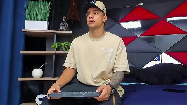 jaze bradley online show from November 2025 11:21:01 AM