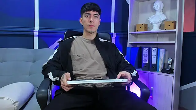 Snapshot of etham_wolf_ chatting on October 2025 12:03:02 PM etham wolf online show from October 2025 12:03:02 PM