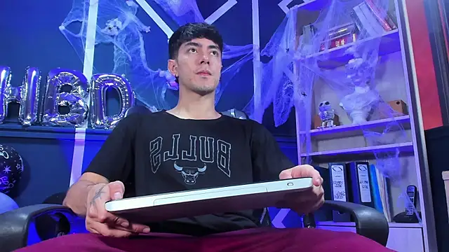 Snapshot of etham_wolf_ chatting on October 2025 01:15:02 PM etham wolf online show from October 2025 01:15:02 PM