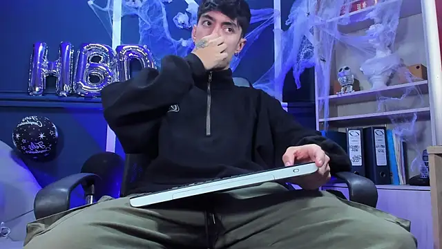 Snapshot of etham_wolf_ chatting on October 2025 12:17:02 PM etham wolf online show from October 2025 12:17:02 PM