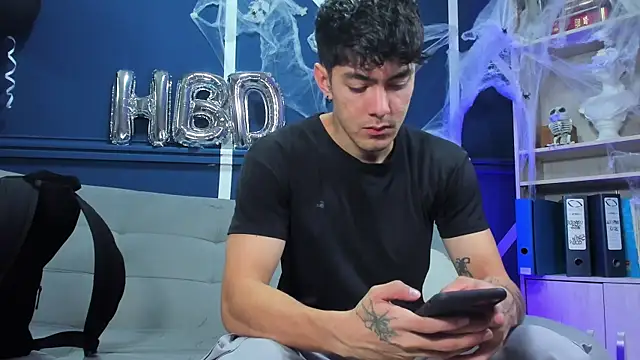 Snapshot of etham_wolf_ chatting on October 2025 01:12:01 PM etham wolf online show from October 2025 01:12:01 PM