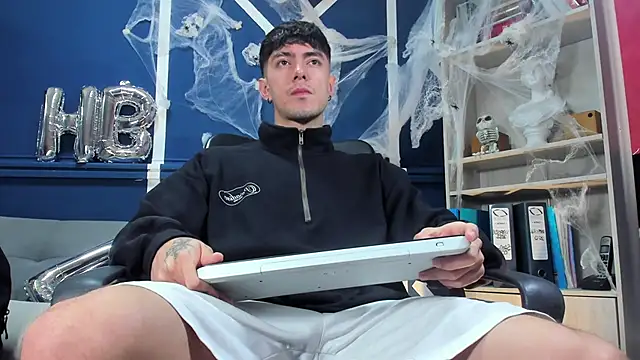 Snapshot of etham_wolf_ chatting on November 2025 12:51:02 PM etham wolf online show from November 2025 12:51:02 PM