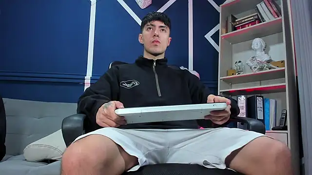 Snapshot of etham_wolf_ chatting on November 2025 12:31:02 PM etham wolf online show from November 2025 12:31:02 PM