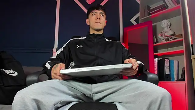 Snapshot of etham_wolf_ chatting on November 2025 02:06:02 PM etham wolf online show from November 2025 02:06:02 PM