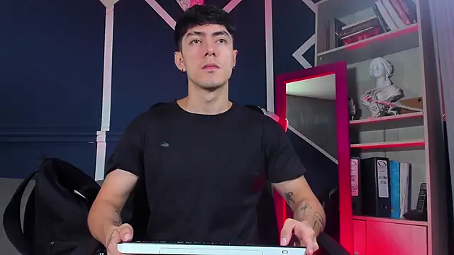 Snapshot of etham_wolf_ chatting on November 2025 11:54:02 AM etham wolf online show from November 2025 11:54:02 AM