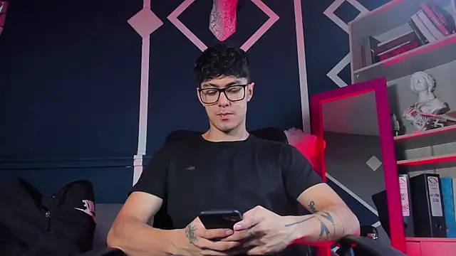 Snapshot of etham_wolf_ chatting on November 2025 11:23:02 AM etham wolf online show from November 2025 11:23:02 AM