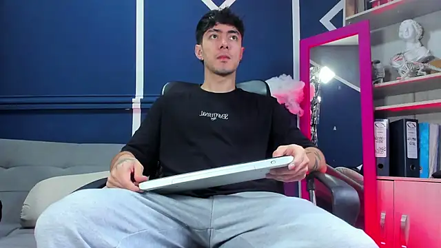 Snapshot of etham_wolf_ chatting on November 2025 12:41:02 PM etham wolf online show from November 2025 12:41:02 PM