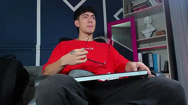 Snapshot of etham_wolf_ chatting on November 2025 11:24:01 AM etham wolf online show from November 2025 11:24:01 AM