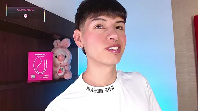 Ezra Storm online show from November 2025 05:22:02 AM