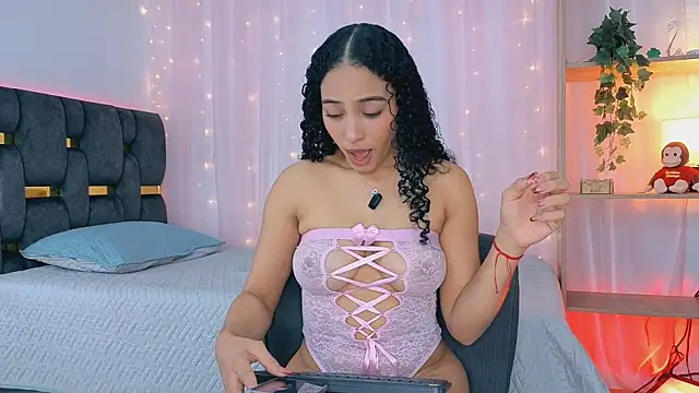 Snapshot of anitaglow chatting on October 2025 09:01:01 PM anitaglow online show from October 2025 09:01:01 PM