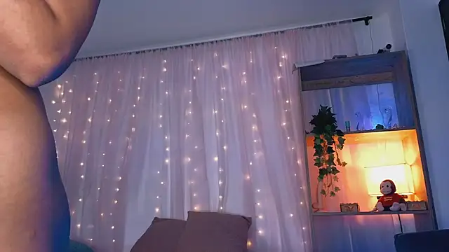 Snapshot of anitaglow chatting on October 2025 02:28:01 PM anitaglow online show from October 2025 02:28:01 PM