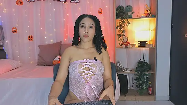 Snapshot of anitaglow chatting on October 2025 09:55:02 PM anitaglow online show from October 2025 09:55:02 PM