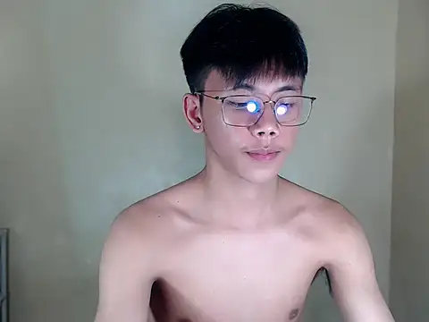 Snapshot of ynotyu chatting on November 2025 11:20:02 AM ynotyu online show from November 2025 11:20:02 AM