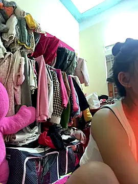 Snapshot of Aghenh chatting on December 2025 11:52:01 AM Aghenh online show from December 2025 11:52:01 AM