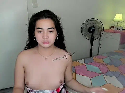 Snapshot of Alovelydoll_nica chatting on November 2025 04:56:01 AM Alovelydoll nica online show from November 2025 04:56:01 AM