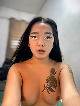 Lalisaslut18 online show from October 2025 08:18:01 AM