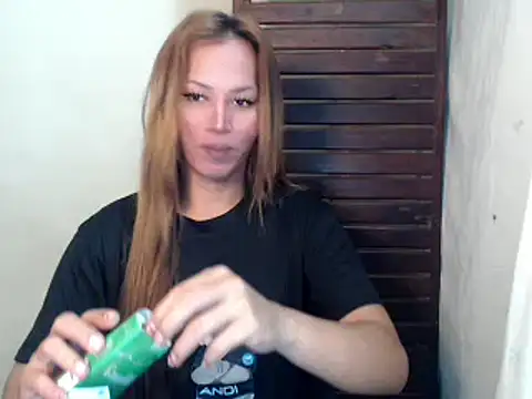 Snapshot of isabellabigcock06 chatting on September 2025 01:27:02 PM isabellabigcock06 online show from September 2025 01:27:02 PM