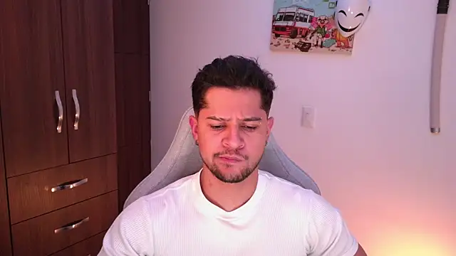 Snapshot of domsantiago_ chatting on December 2025 01:54:02 AM domsantiago online show from December 2025 01:54:02 AM