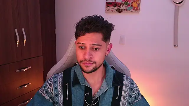 Snapshot of domsantiago_ chatting on January 2026 03:08:02 AM domsantiago online show from January 2026 03:08:02 AM