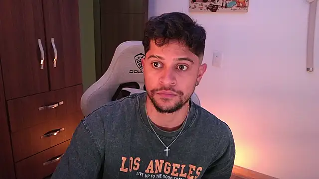 Snapshot of domsantiago_ chatting on February 2026 03:15:01 AM domsantiago online show from February 2026 03:15:01 AM