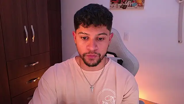 Snapshot of domsantiago_ chatting on February 2026 04:06:02 AM domsantiago online show from February 2026 04:06:02 AM