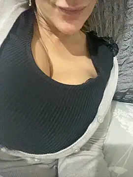 Snapshot of Veryvery30 chatting on November 2025 03:33:01 PM Veryvery30 online show from November 2025 03:33:01 PM