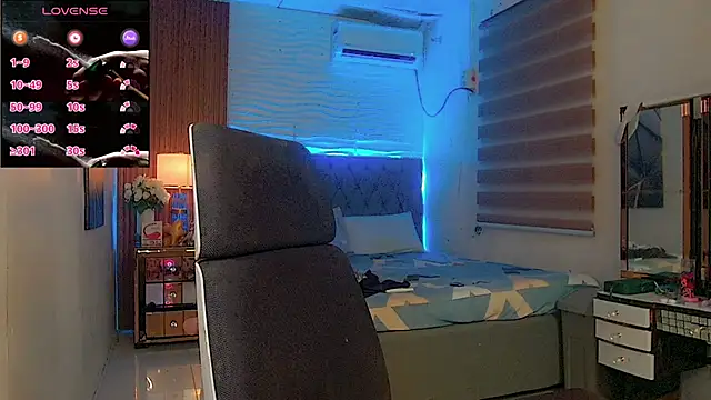 Paulalu95 online show from April 2026 07:19:02 PM