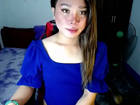 Urassiansweetcummer online show from November 2025 02:00:01 AM