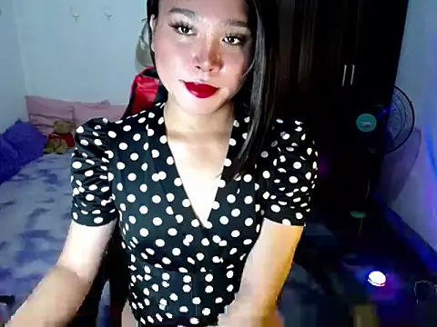 Urassiansweetcummer online show from June 2026 02:06:02 PM