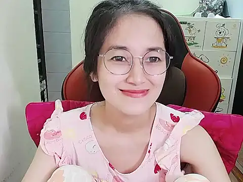 Snapshot of Shulee21 chatting on September 2025 02:00:02 AM Shulee21 online show from September 2025 02:00:02 AM