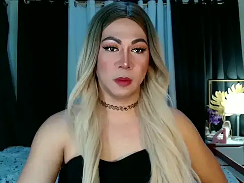 Snapshot of _Carmilla chatting on September 2025 11:33:02 AM Carmilla online show from September 2025 11:33:02 AM