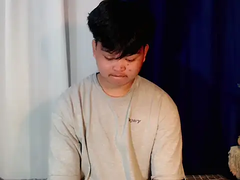 Reynelcock online show from November 2025 01:22:01 AM