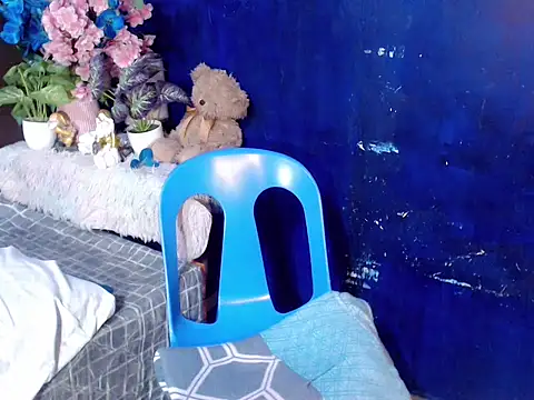 Reynelcock online show from April 2026 06:19:01 AM