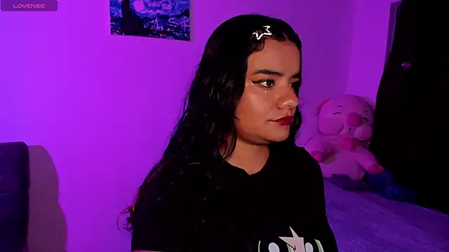 Shophie thoopson online show from April 2026 07:31:01 AM