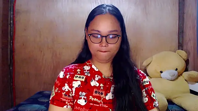 Snapshot of _Lylia chatting on October 2025 01:00:02 AM Lylia online show from October 2025 01:00:02 AM