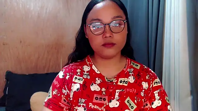 Snapshot of _Lylia chatting on October 2025 05:49:01 AM Lylia online show from October 2025 05:49:01 AM