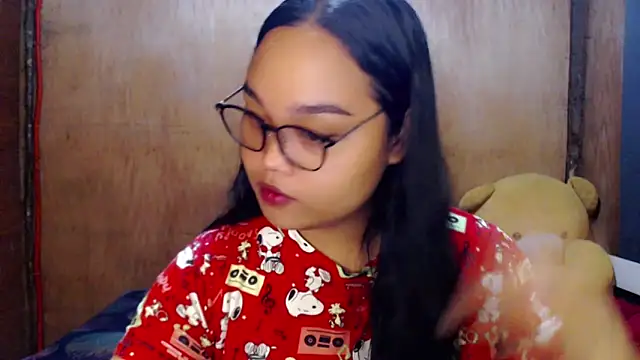 Snapshot of _Lylia chatting on October 2025 01:03:02 AM Lylia online show from October 2025 01:03:02 AM