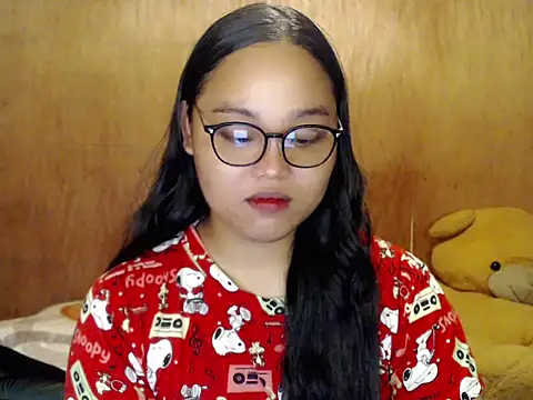 Snapshot of _Lylia chatting on October 2025 09:27:01 PM Lylia online show from October 2025 09:27:01 PM