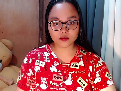  Lylia online show from November 2025 10:15:02 PM