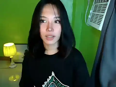 Ricaliciuos online show from April 2026 11:09:02 PM