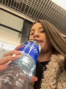 Isabella21  online show from October 2025 12:12:02 AM