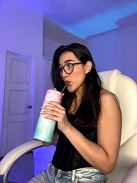 Snapshot of julieta_jhonss chatting on October 2025 01:25:02 AM julieta jhonss online show from October 2025 01:25:02 AM