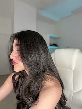 julieta jhonss online show from June 2026 02:12:01 AM