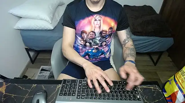 bossking017 online show from February 2025 09:58:02 PM