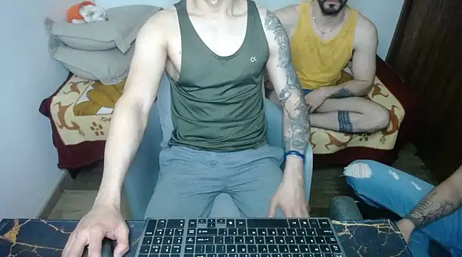 Snapshot of bossking017 chatting on March 2025 05:02:02 PM bossking017 online show from March 2025 05:02:02 PM