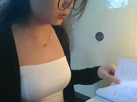 Linzly online show from November 2025 02:55:02 AM