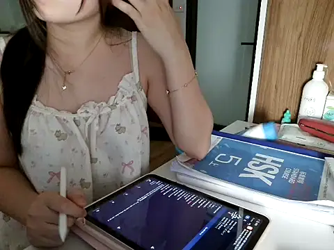 Linzly online show from May 2026 03:48:02 AM